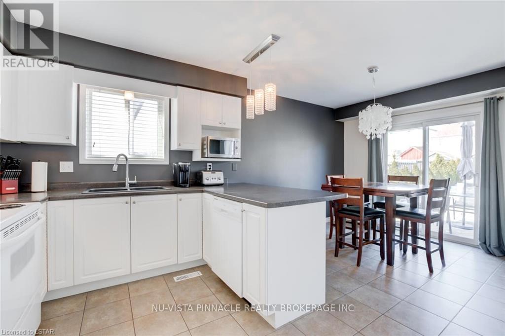 96 Reid Court, London North, Ontario  N6G 5A6 - Photo 7 - X12974498