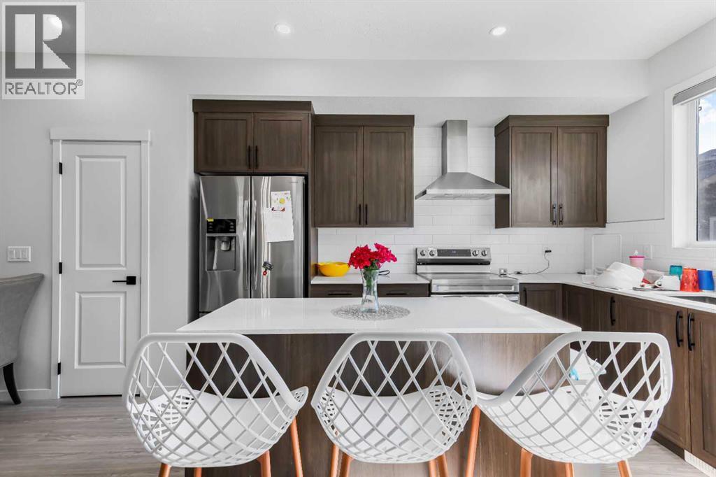 15 Edith Passage NW, Calgary, Alberta  T3R 2B6 - Photo 17 - A2272609