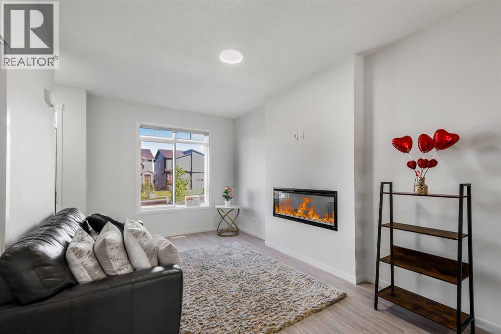 15 Edith Passage NW, Calgary, Alberta  T3R 2B6 - Photo 6 - A2272609