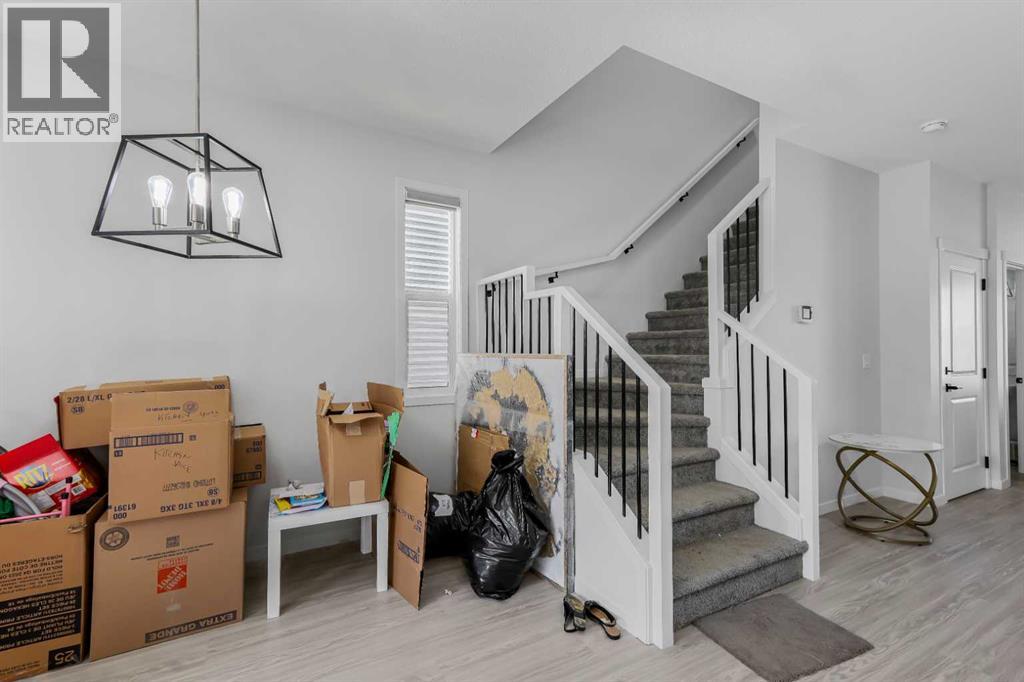 15 Edith Passage NW, Calgary, Alberta  T3R 2B6 - Photo 9 - A2272609