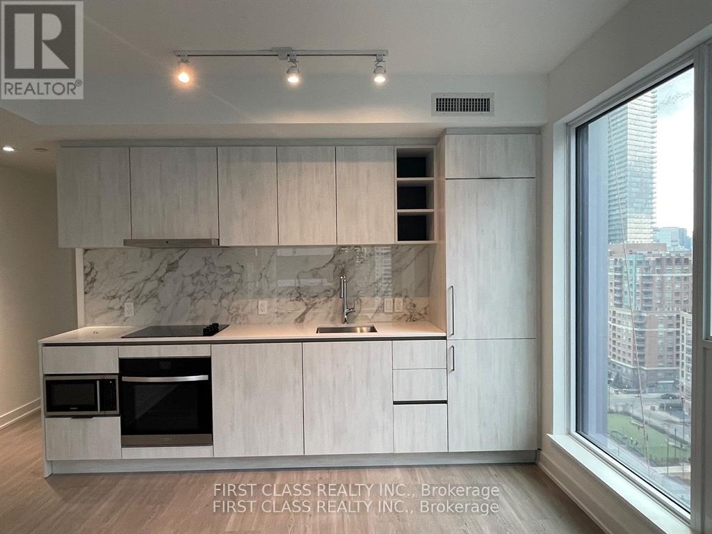 1703 - 8 Wellesley Street W, Toronto, Ontario  M4Y 0J5 - Photo 3 - C12965970