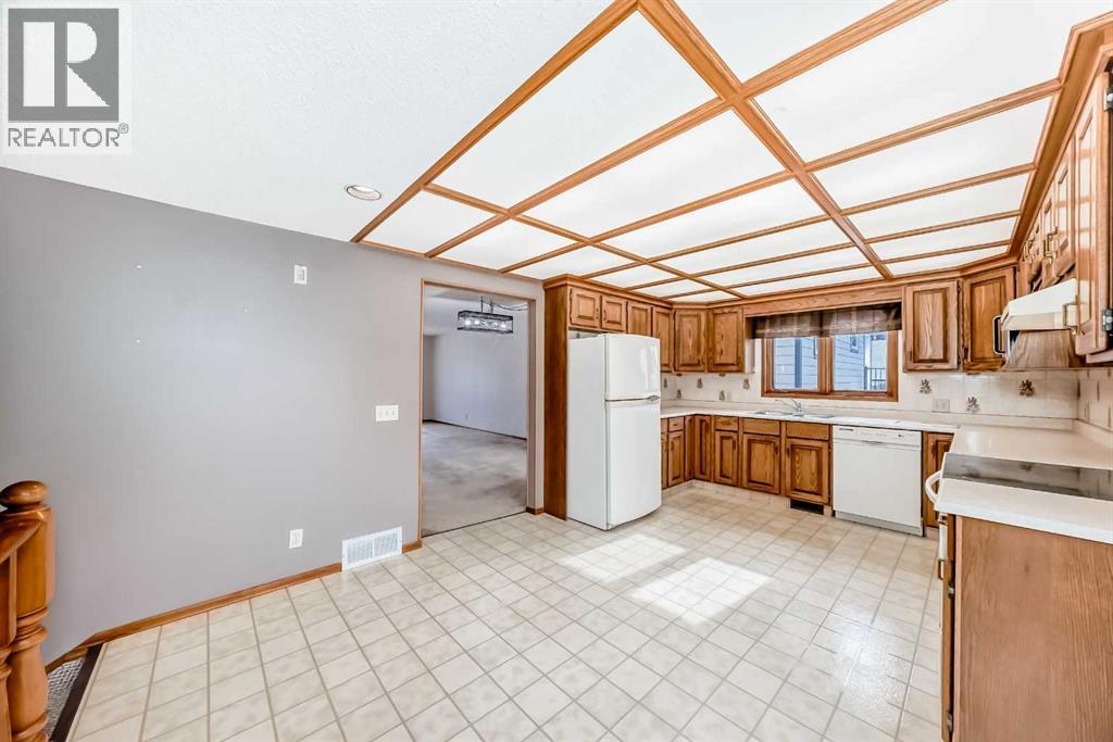 48 Parkwood Crescent, Strathmore, Alberta  T1P 1H5 - Photo 10 - A2298903