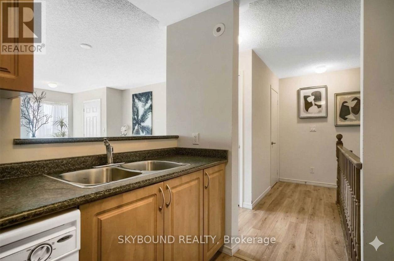 35 Sunrise Drive, Markham, Ontario  L3R 1A1 - Photo 10 - N12974474