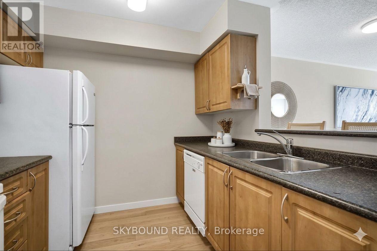 35 Sunrise Drive, Markham, Ontario  L3R 1A1 - Photo 11 - N12974474