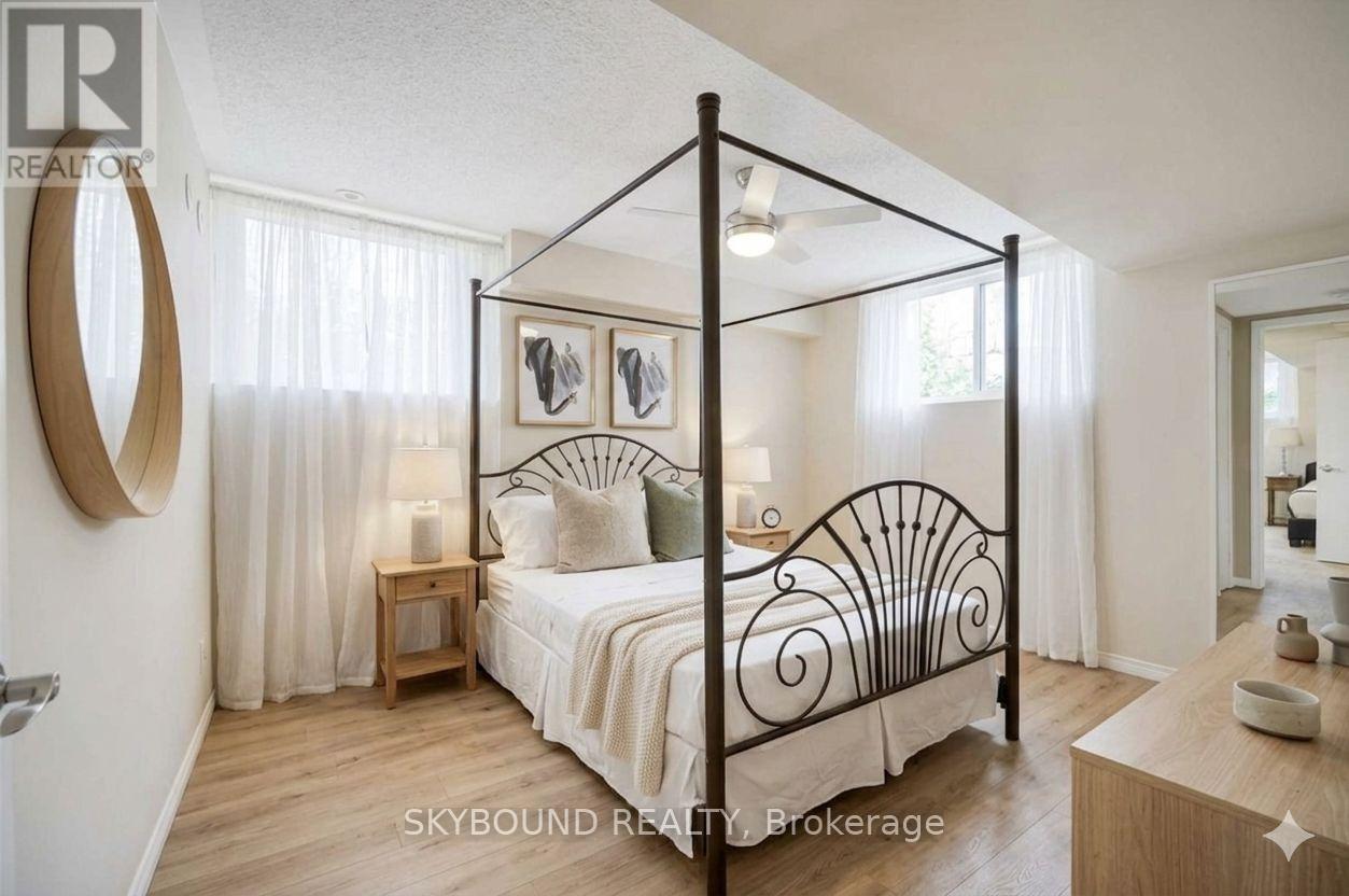 35 Sunrise Drive, Markham, Ontario  L3R 1A1 - Photo 14 - N12974474