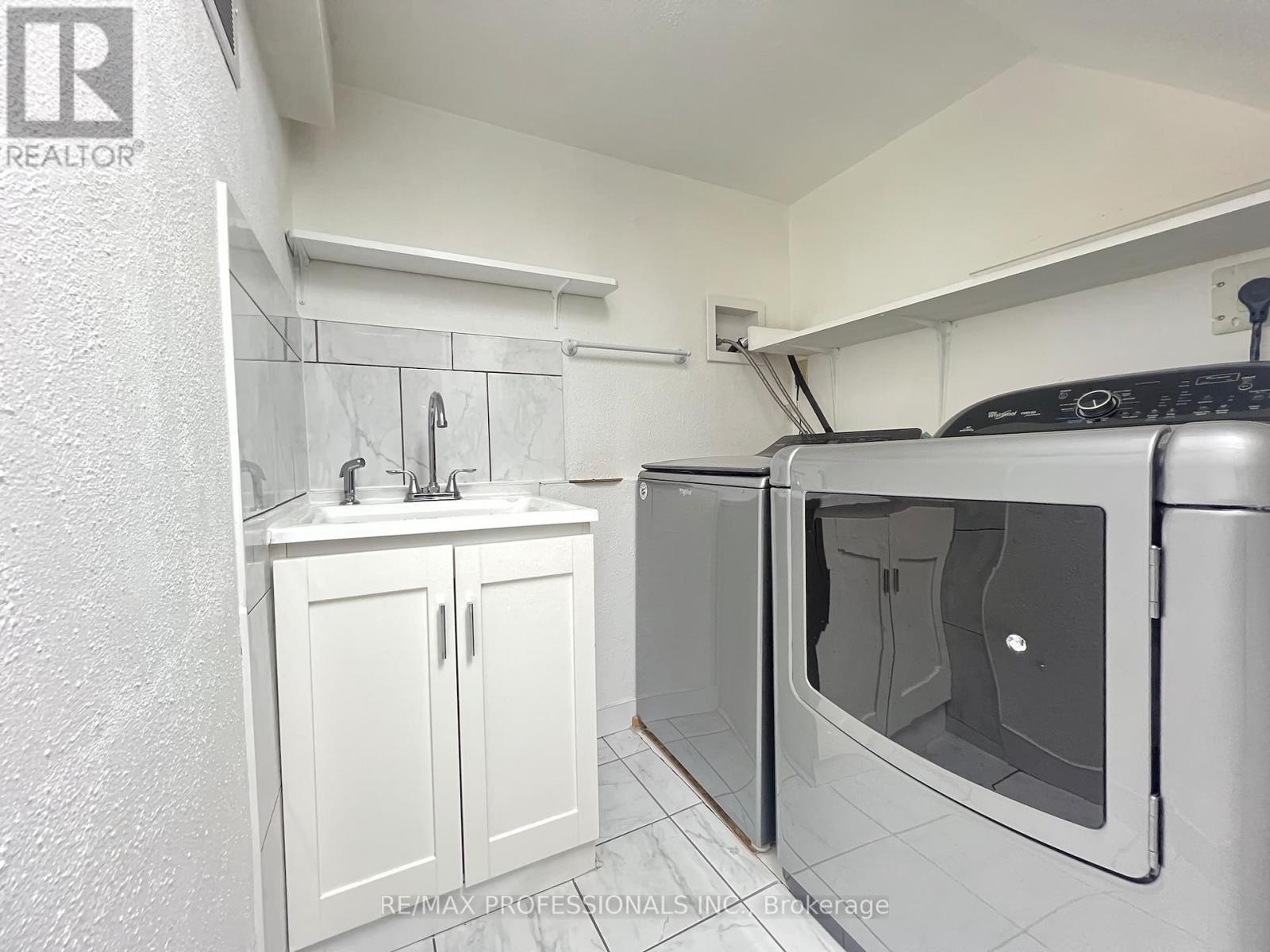 Basement - 94 Bremen Lane, Mississauga, Ontario  L5M 2N5 - Photo 11 - W12974484