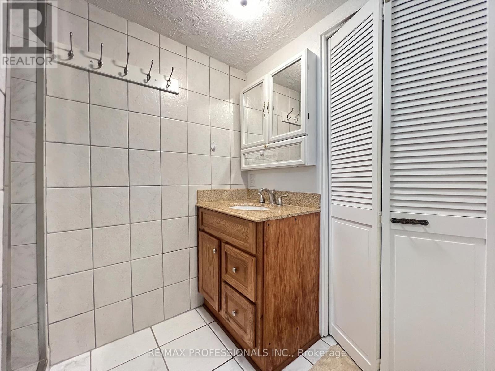 Basement - 94 Bremen Lane, Mississauga, Ontario  L5M 2N5 - Photo 13 - W12974484