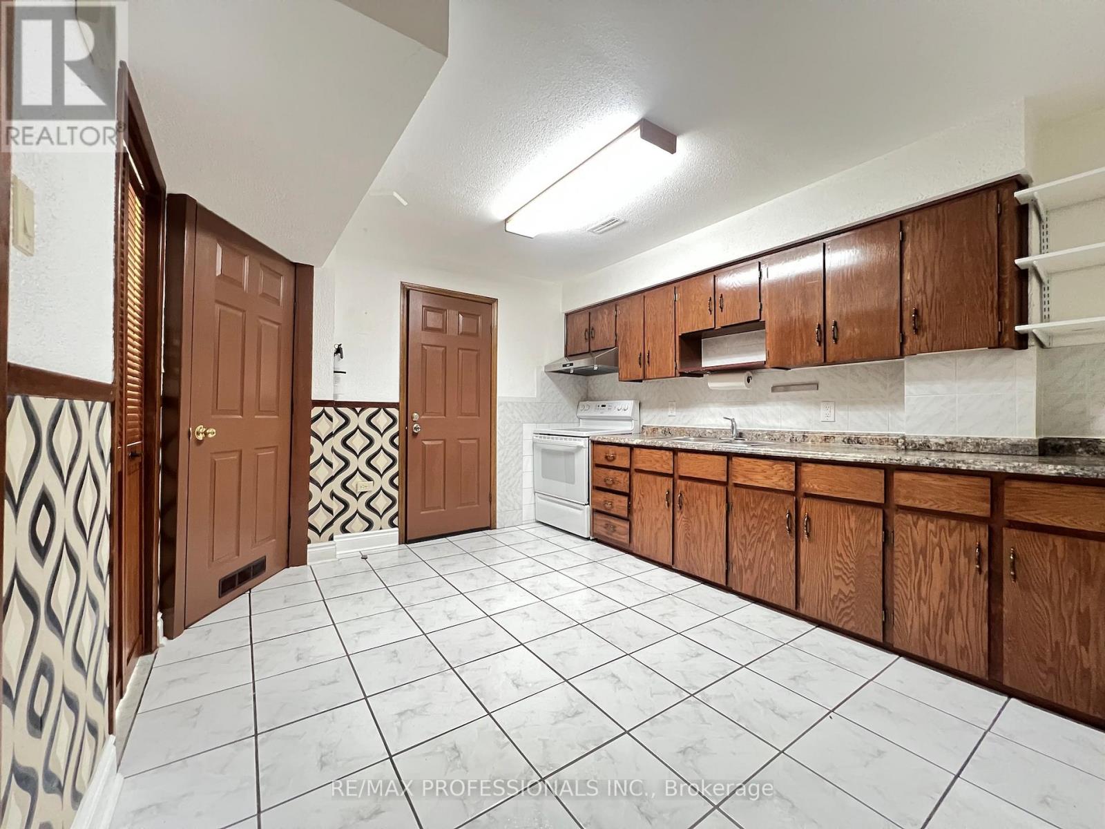 Basement - 94 Bremen Lane, Mississauga, Ontario  L5M 2N5 - Photo 14 - W12974484