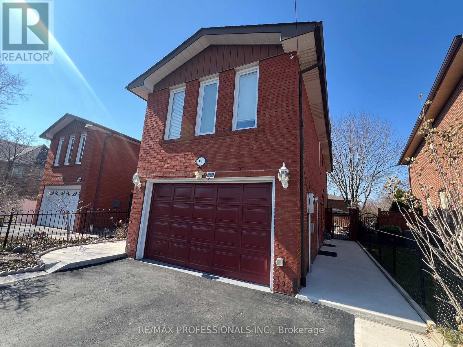 Basement - 94 Bremen Lane, Mississauga, Ontario  L5M 2N5 - Photo 3 - W12974484