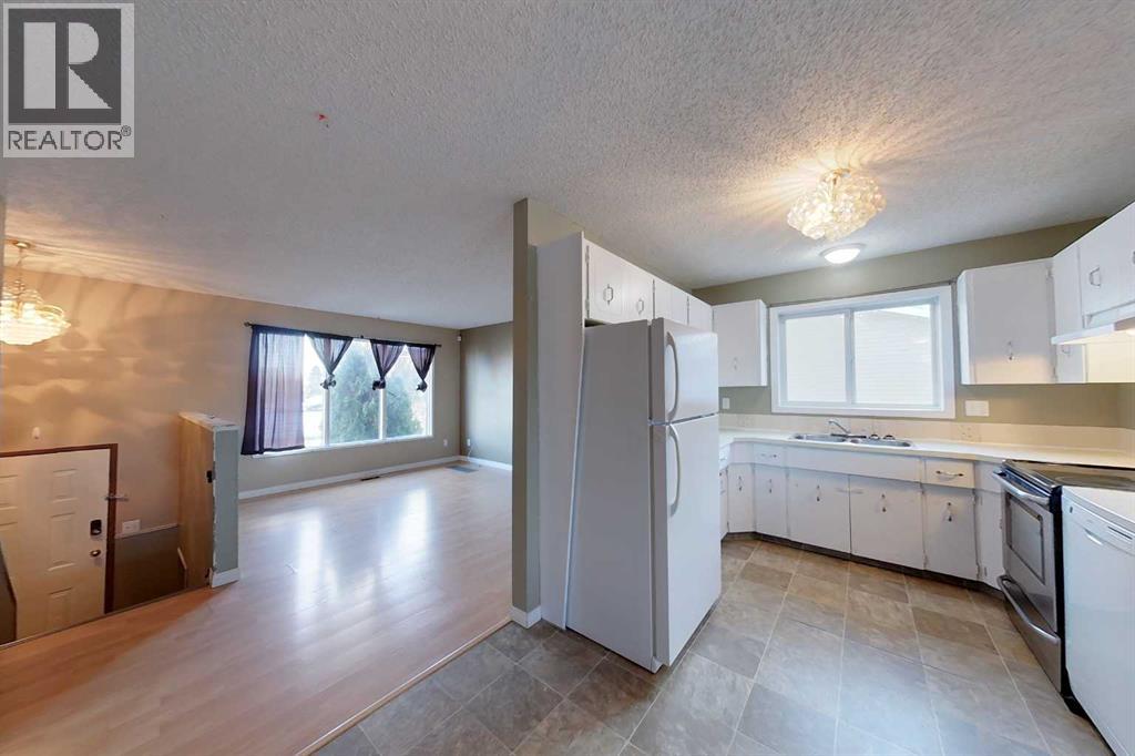 1004 12 Street, Slave Lake, Alberta  T0G 2A3 - Photo 4 - A2271921