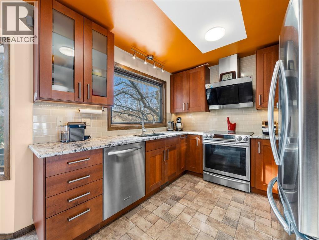 19 Scenic Green Nw, Calgary, Alberta  T3L 1A1 - Photo 10 - A2296929