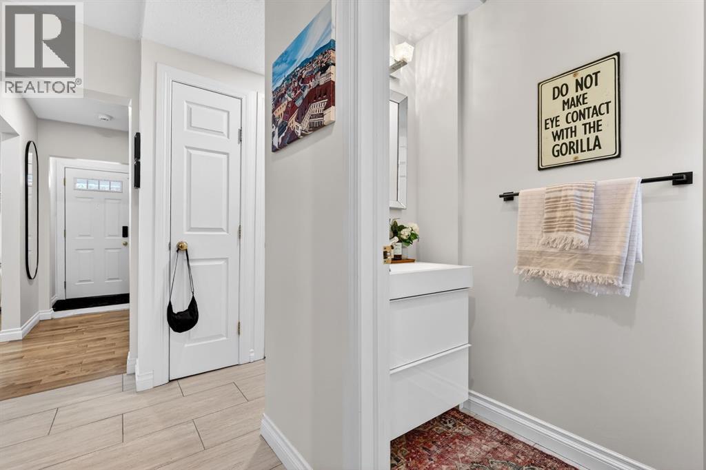 63 Amiens Crescent SW, Calgary, Alberta  T2T 6E9 - Photo 24 - A2299964