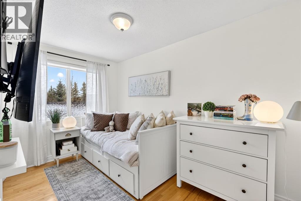 63 Amiens Crescent SW, Calgary, Alberta  T2T 6E9 - Photo 32 - A2299964