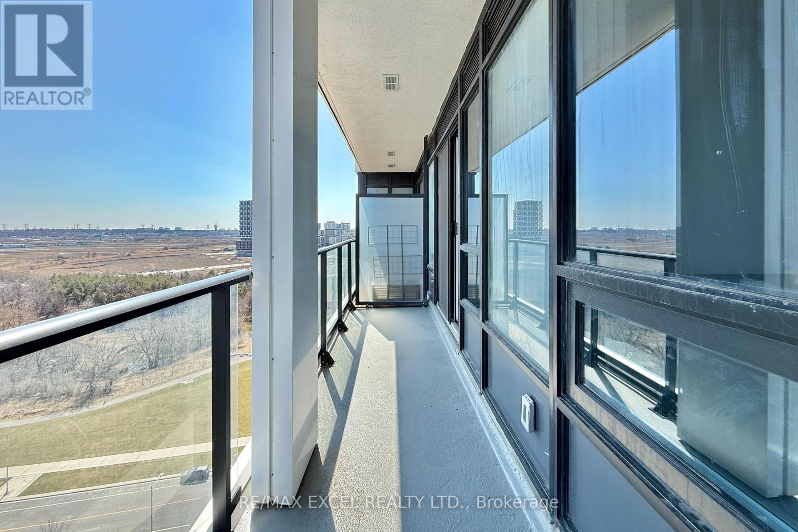 1801 - 18 Water Walk Drive, Markham, Ontario  L3R 6L5 - Photo 20 - N12973028