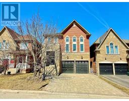 26 CARNOUSTIE CRESCENT, Richmond Hill, Ontario