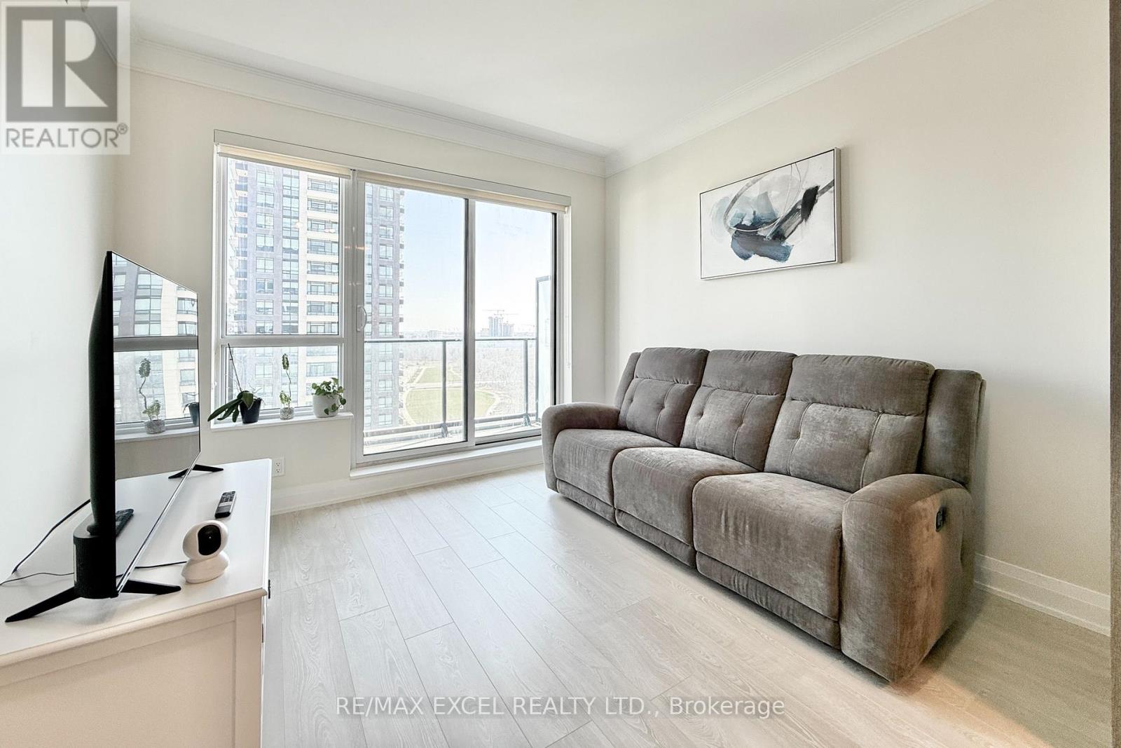 1801 - 18 Water Walk Drive, Markham, Ontario  L3R 6L5 - Photo 6 - N12973028