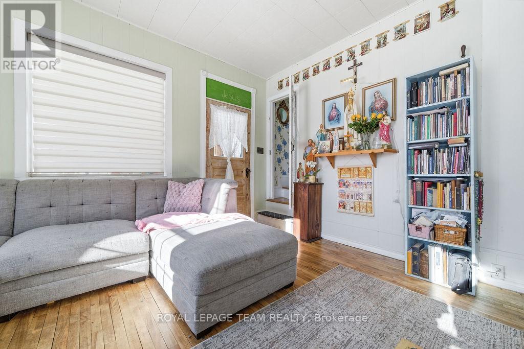 21 King Street, Killaloe, Ontario  K0J 2A0 - Photo 10 - X12796210