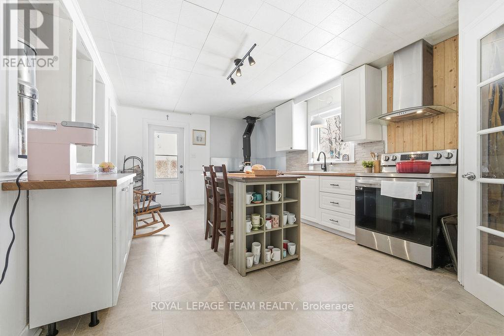 21 King Street, Killaloe, Ontario  K0J 2A0 - Photo 16 - X12796210