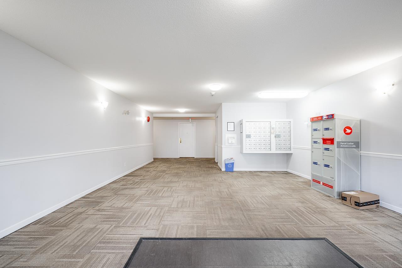 303 12110 80 Avenue, Surrey, British Columbia  V3W 0V2 - Photo 3 - R3108766