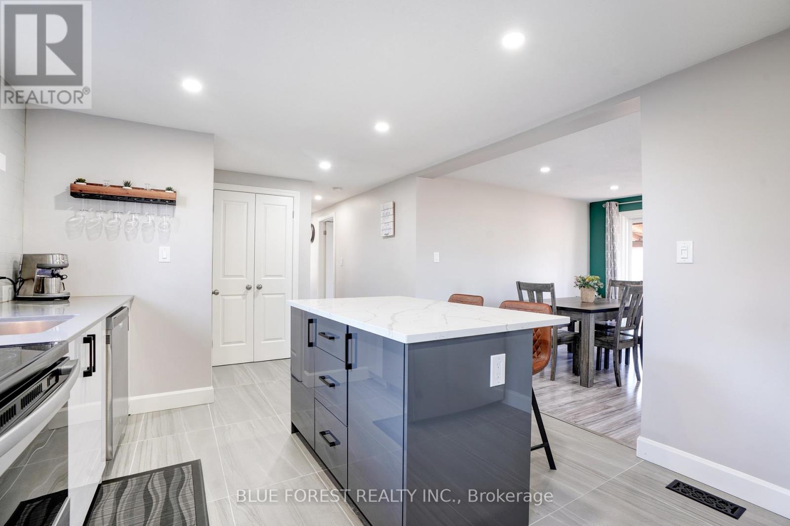 25 Holiday Avenue, London South, Ontario  N6E 1M9 - Photo 13 - X12974548