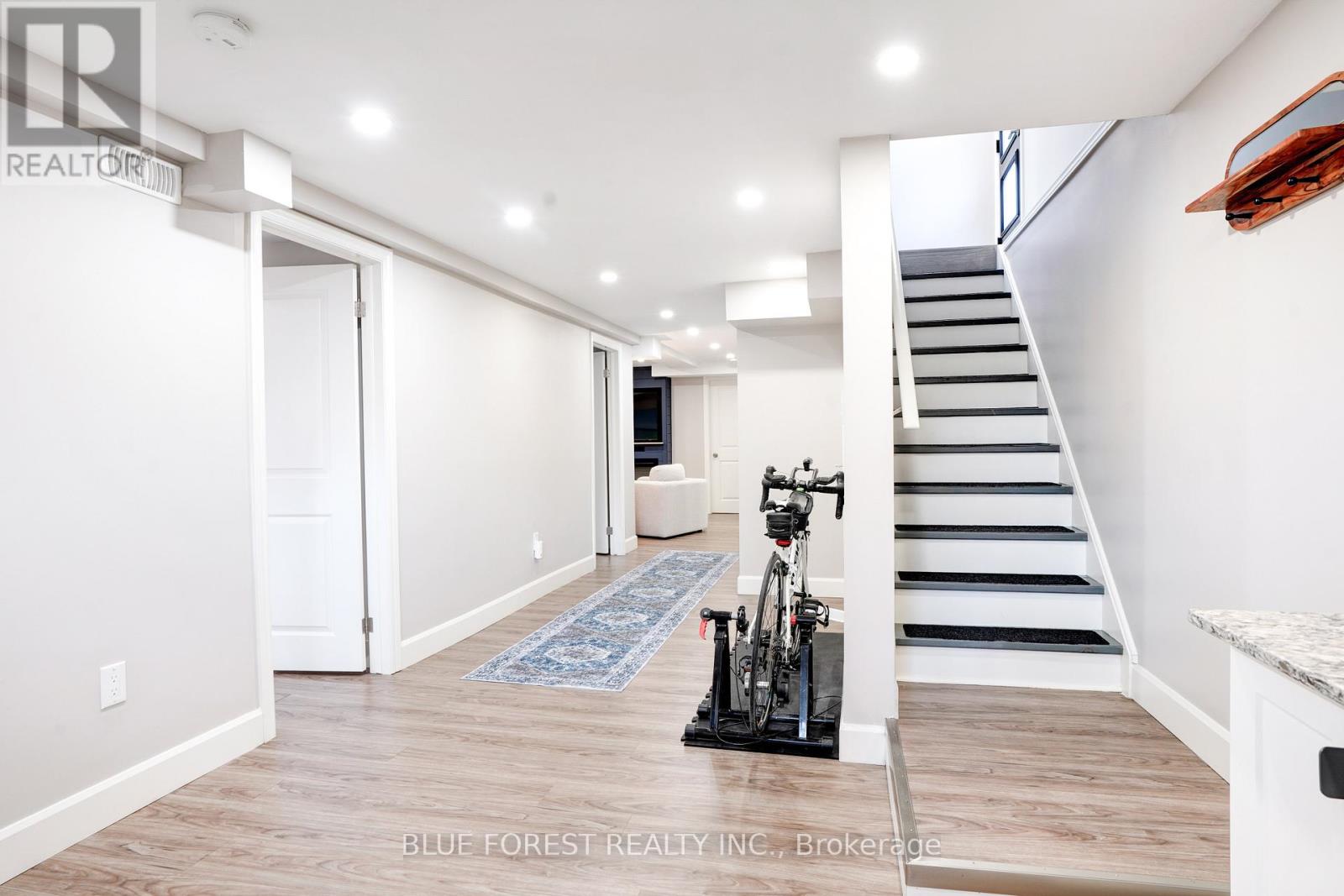 25 Holiday Avenue, London South, Ontario  N6E 1M9 - Photo 27 - X12974548