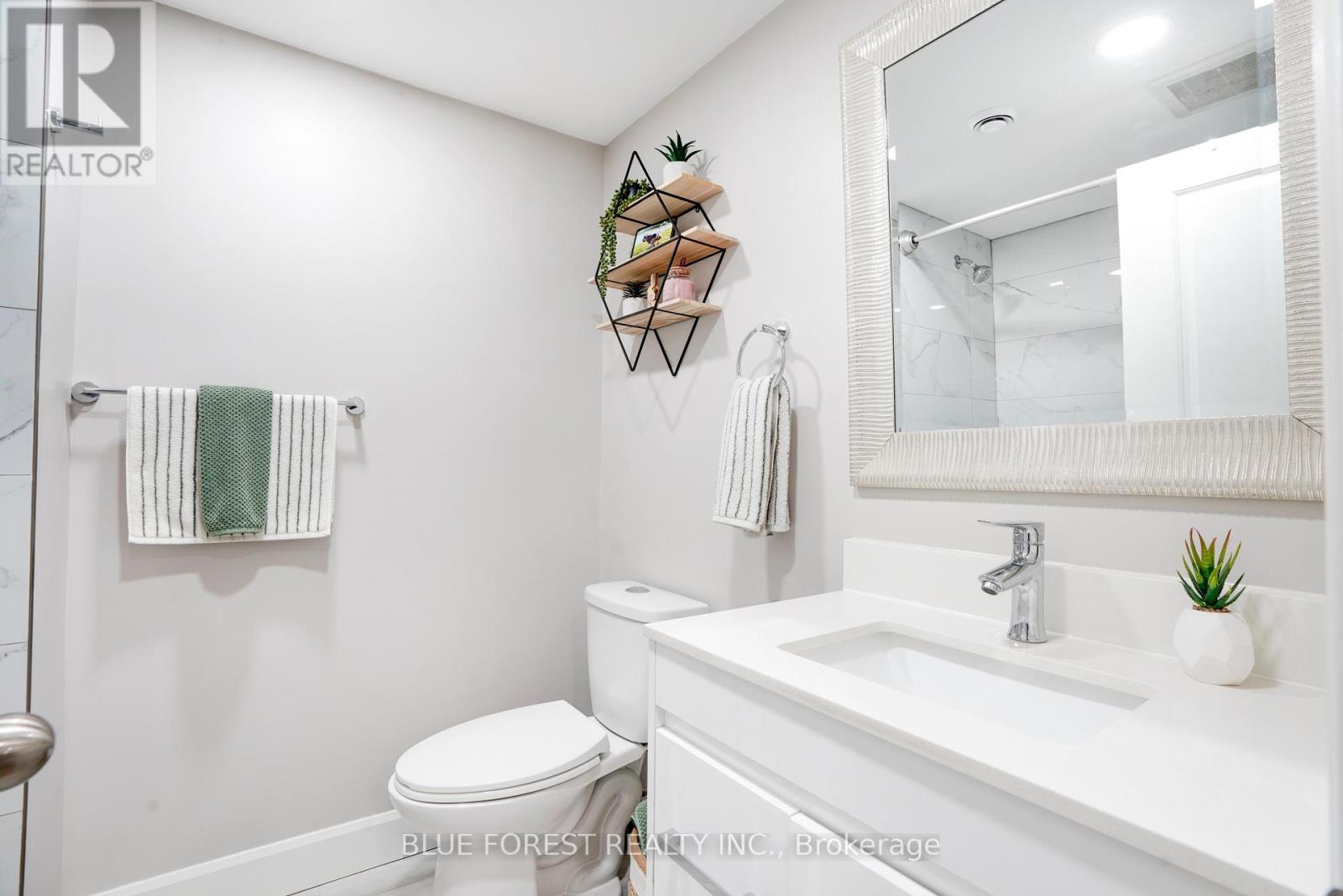 25 Holiday Avenue, London South, Ontario  N6E 1M9 - Photo 35 - X12974548