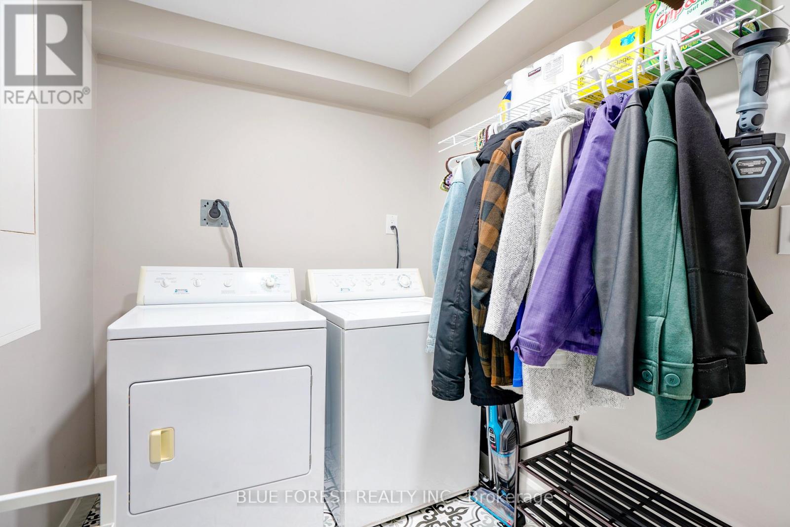 25 Holiday Avenue, London South, Ontario  N6E 1M9 - Photo 37 - X12974548