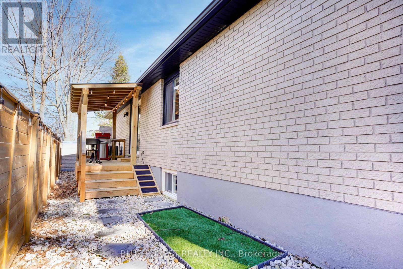 25 Holiday Avenue, London South, Ontario  N6E 1M9 - Photo 39 - X12974548