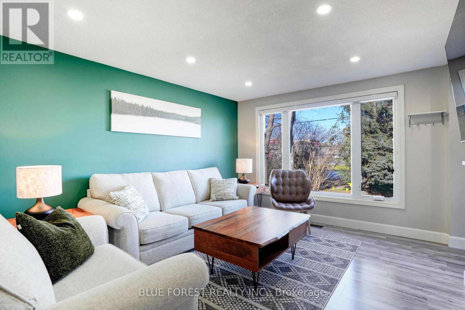 25 Holiday Avenue, London South, Ontario  N6E 1M9 - Photo 5 - X12974548