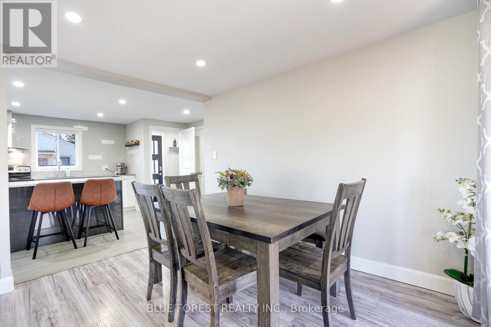 25 Holiday Avenue, London South, Ontario  N6E 1M9 - Photo 9 - X12974548