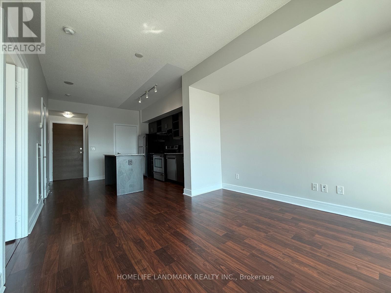 827 - 35 Brian Peck Crescent, Toronto, Ontario  M4G 0A5 - Photo 5 - C12974546