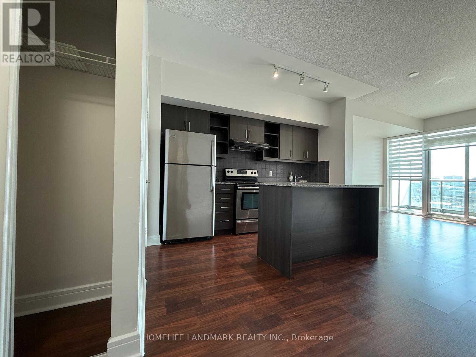 827 - 35 Brian Peck Crescent, Toronto, Ontario  M4G 0A5 - Photo 7 - C12974546