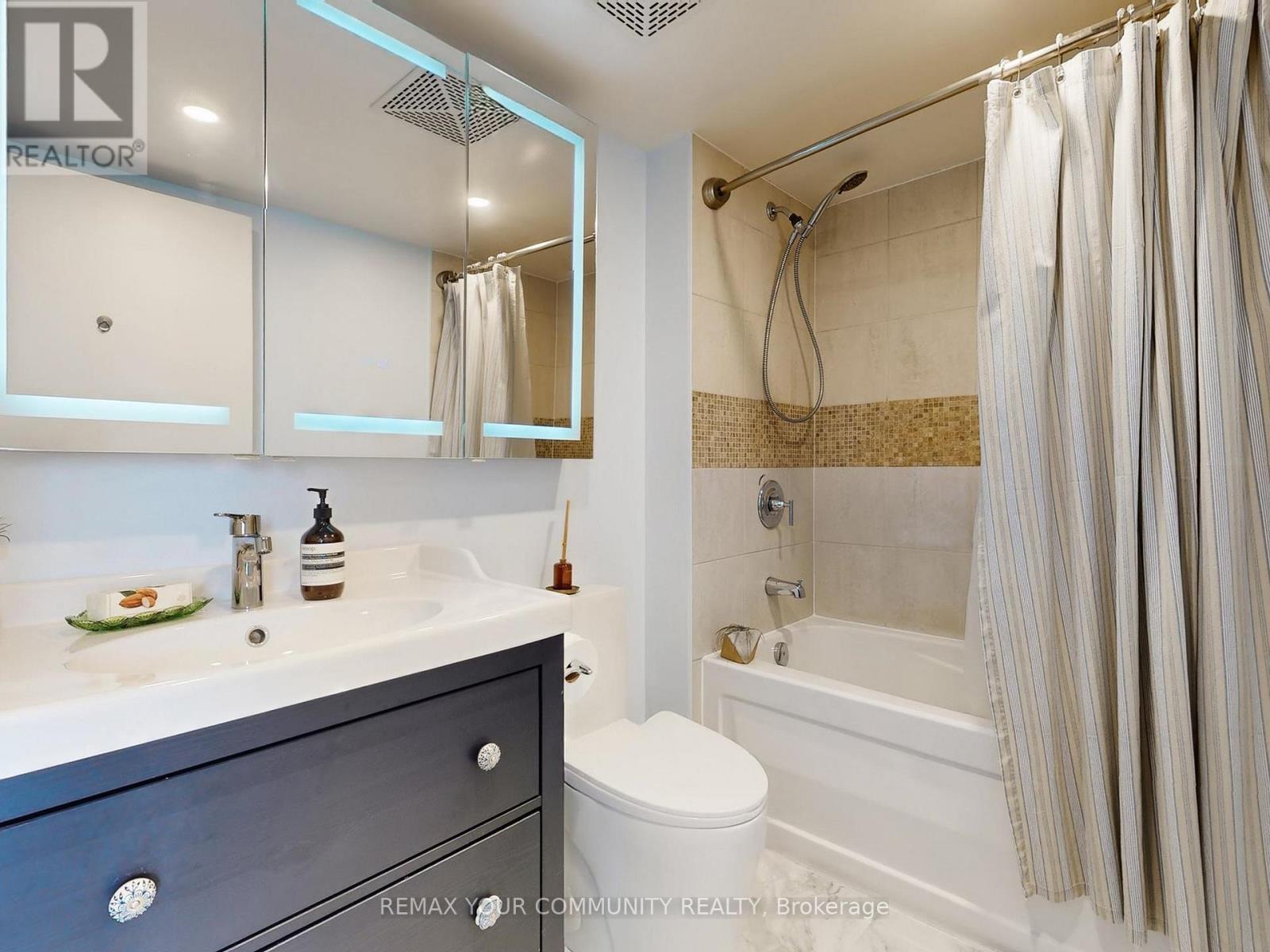 4803 - 11 Brunel Court, Toronto, Ontario  M5V 3Y3 - Photo 14 - C12974570