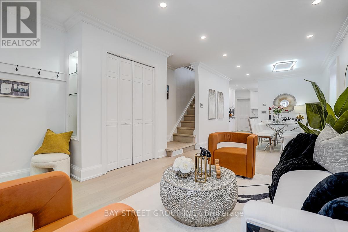 85 Donlands Avenue, Toronto, Ontario  M4J 3N9 - Photo 9 - E12974522