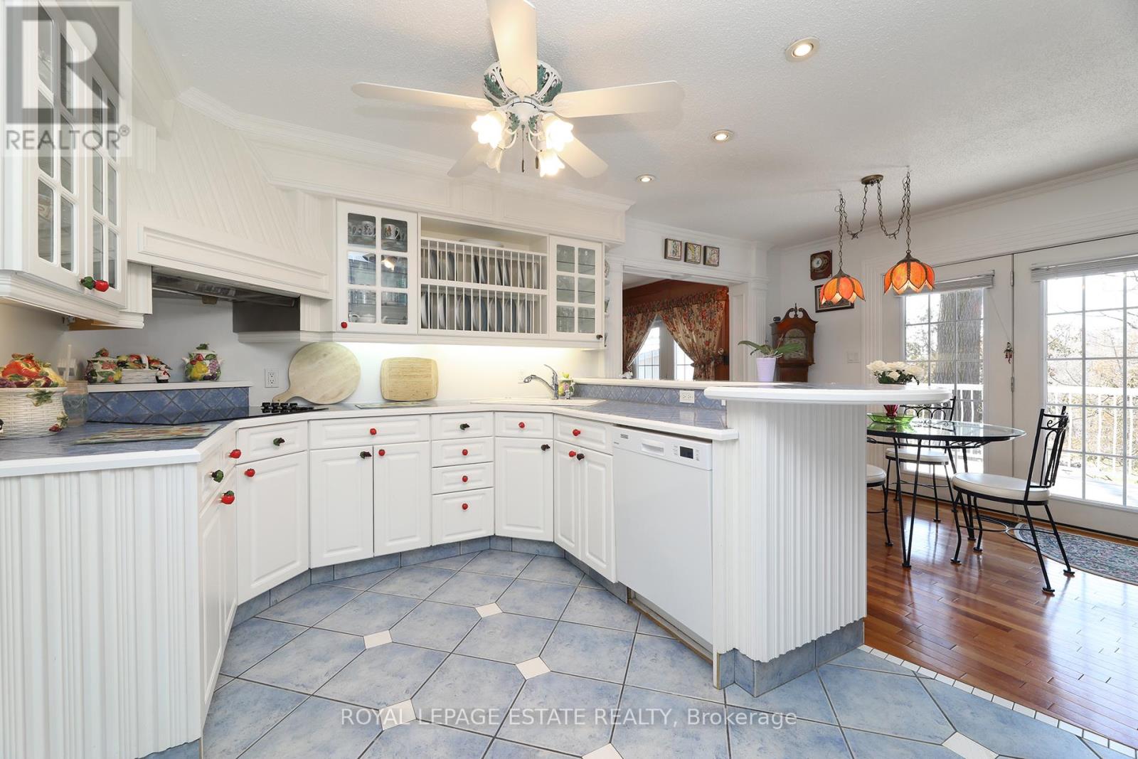 898 Beaufort Court, Oshawa, Ontario  L1G 7J7 - Photo 11 - E12974528