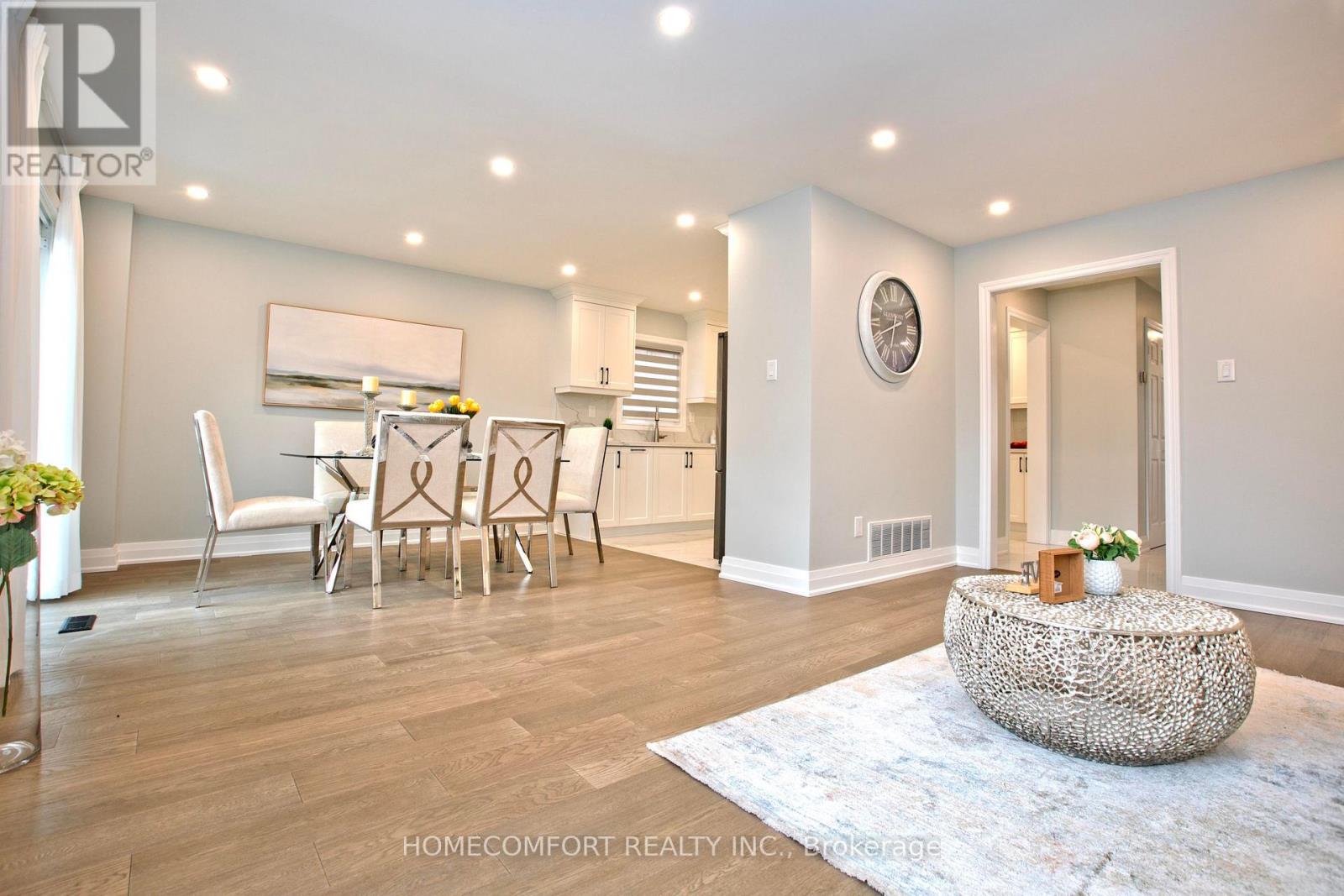 106 Danjohn Crescent, Toronto, Ontario  M1V 3N4 - Photo 3 - E12974586