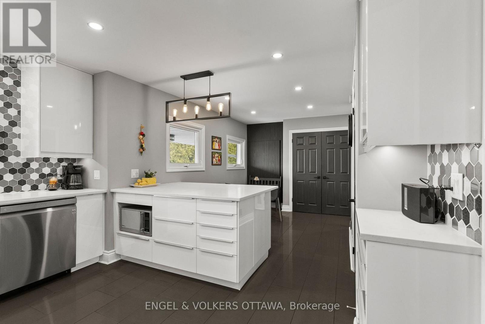 4624 Albion Road, Ottawa, Ontario  K1X 1A5 - Photo 17 - X12974508