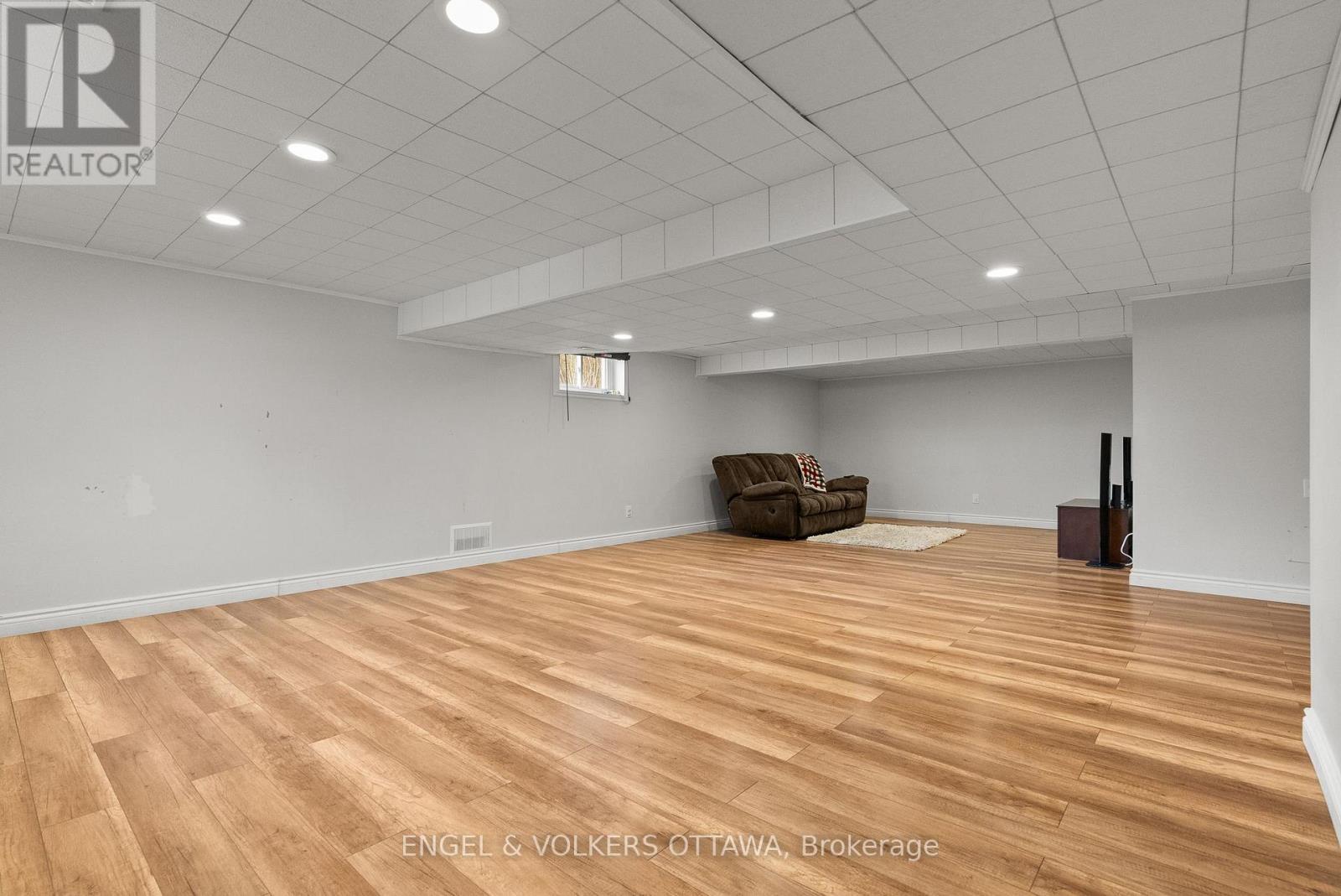 4624 Albion Road, Ottawa, Ontario  K1X 1A5 - Photo 38 - X12974508