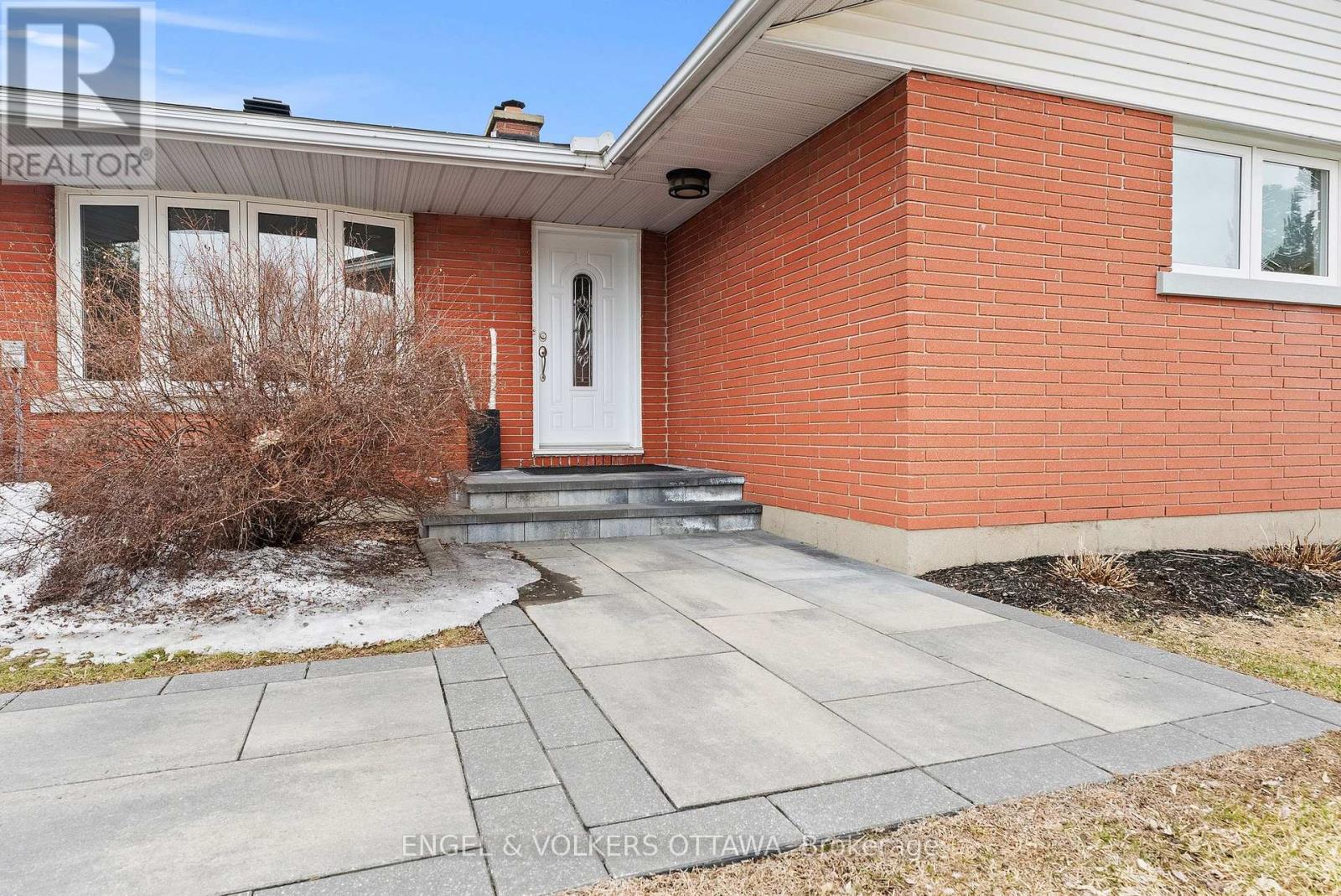 4624 Albion Road, Ottawa, Ontario  K1X 1A5 - Photo 5 - X12974508