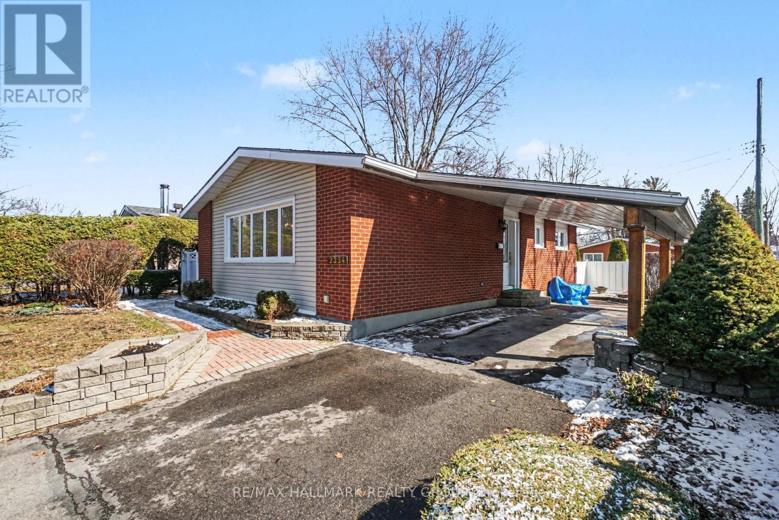 2354 Furby Avenue, Ottawa, Ontario  K1G 1E3 - Photo 3 - X12974568