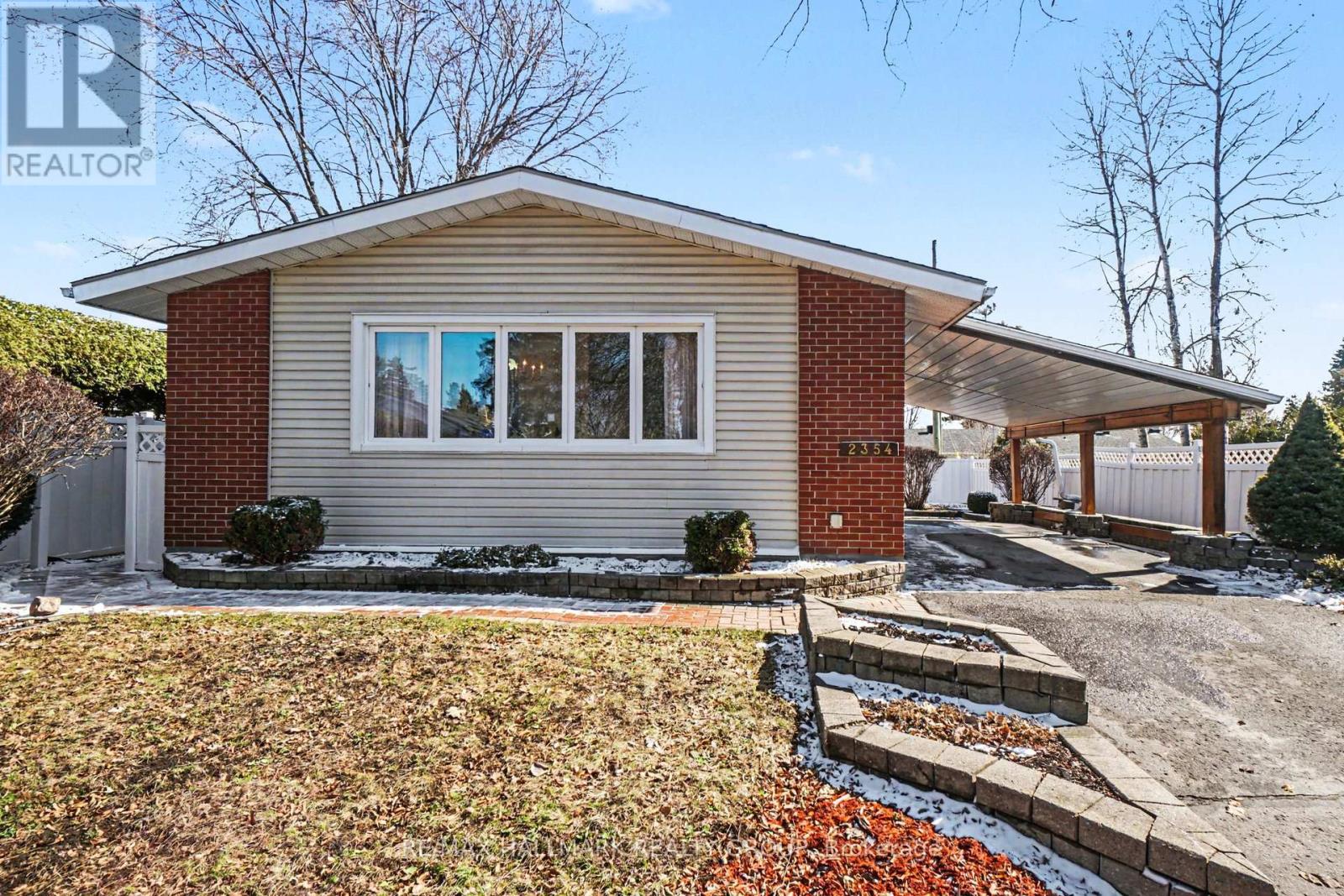 2354 Furby Avenue, Ottawa, Ontario  K1G 1E3 - Photo 4 - X12974568