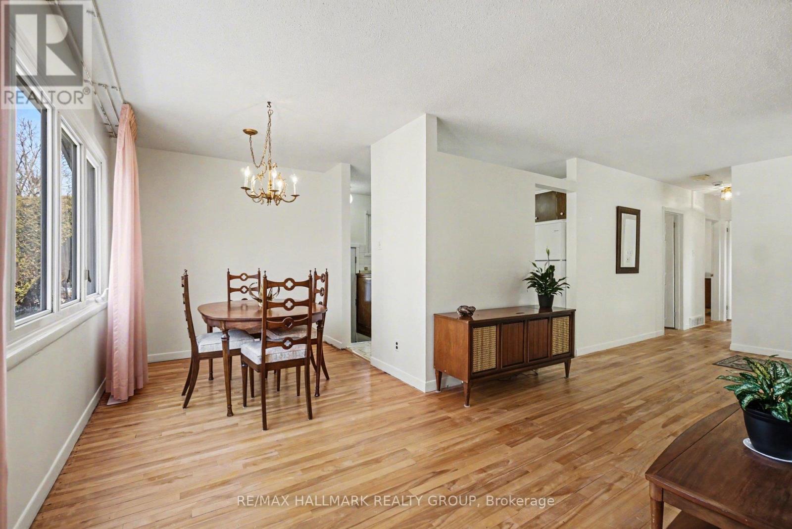 2354 Furby Avenue, Ottawa, Ontario  K1G 1E3 - Photo 9 - X12974568