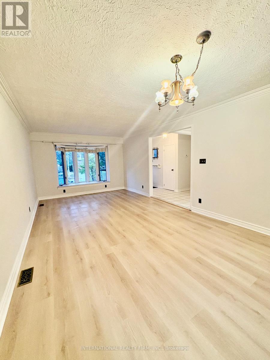 Main - 397 Centre Street E, Richmond Hill, Ontario  L4C 1B5 - Photo 7 - N12974514