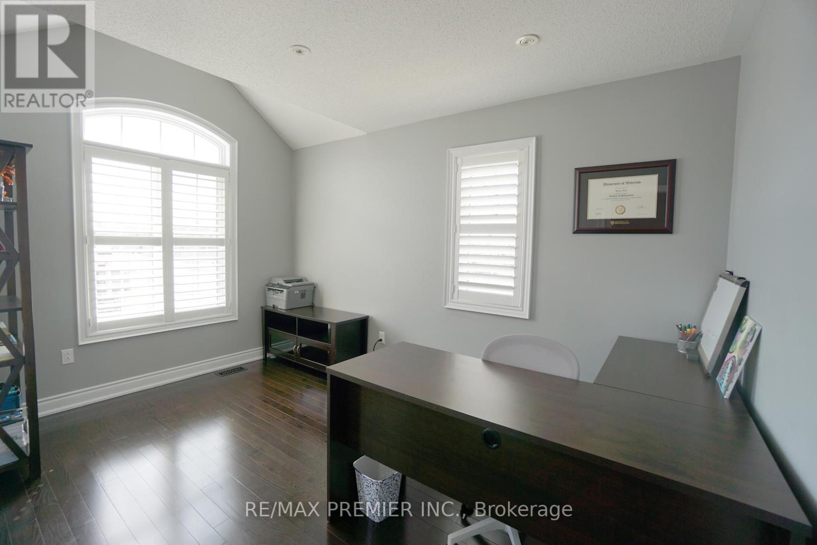 48 Heron Hollow Avenue, Richmond Hill, Ontario  L4E 0G9 - Photo 12 - N12974520