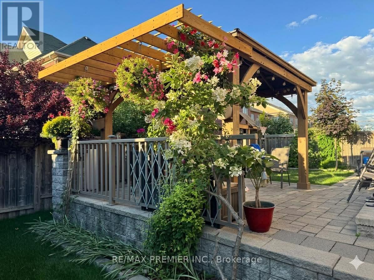 48 Heron Hollow Avenue, Richmond Hill, Ontario  L4E 0G9 - Photo 20 - N12974520