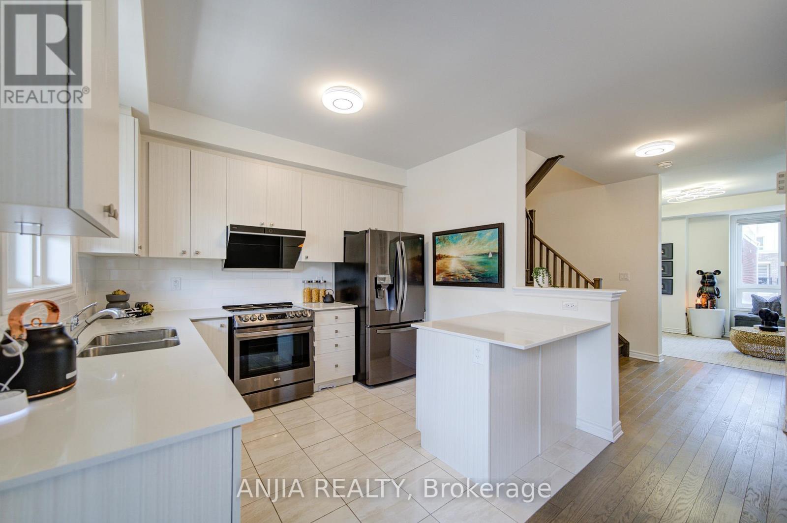 64 Chicago Lane, Markham, Ontario  L6E 2C1 - Photo 19 - N12974544