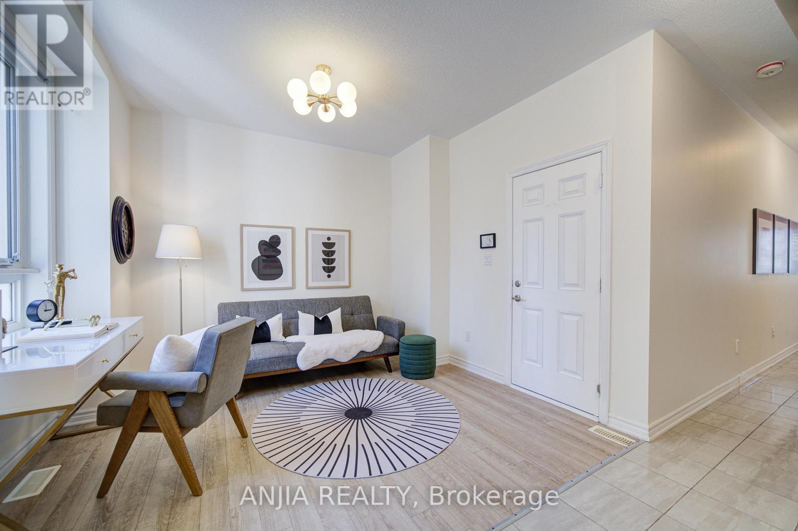 64 Chicago Lane, Markham, Ontario  L6E 2C1 - Photo 7 - N12974544