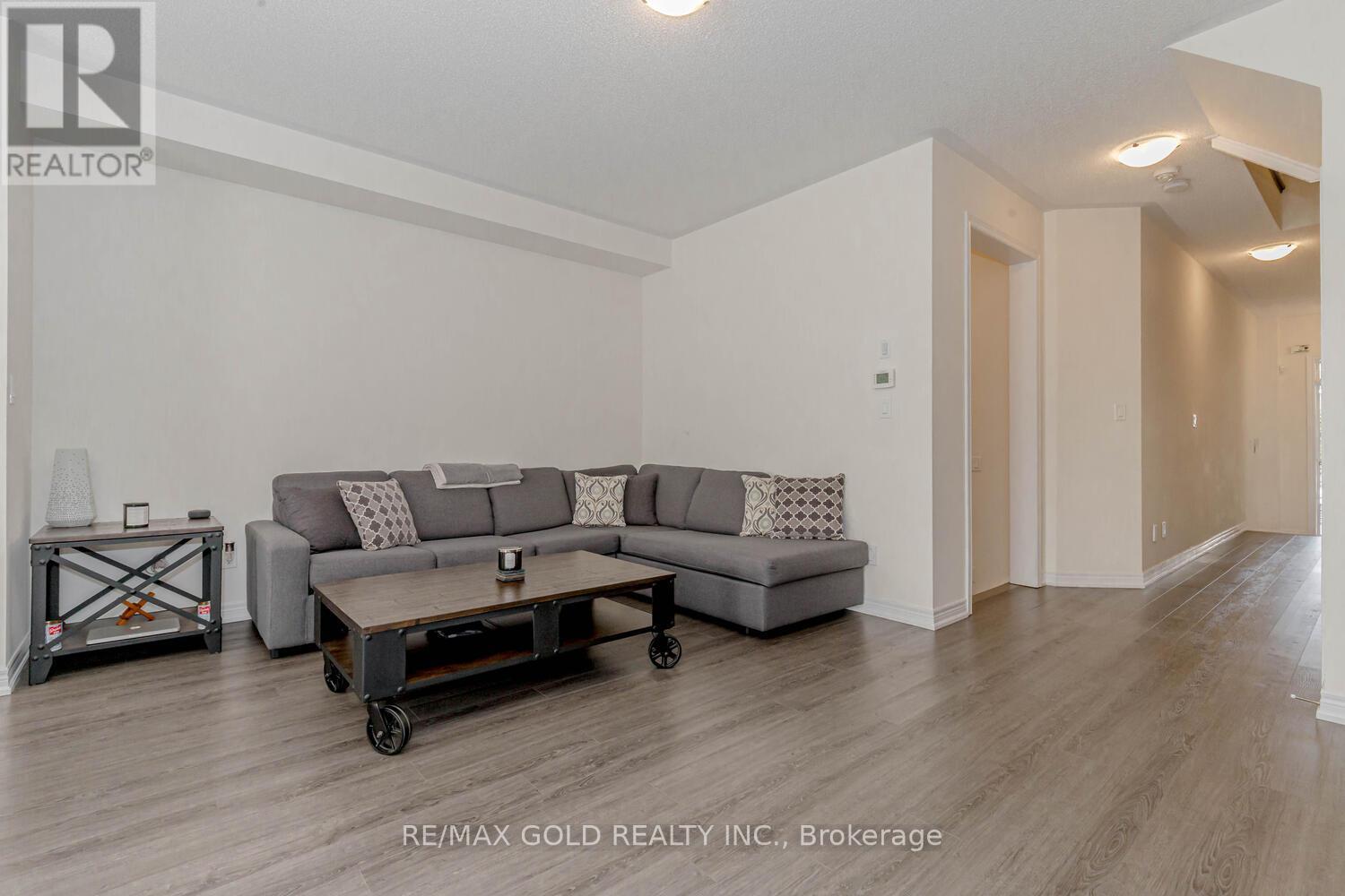 109 Benadir Avenue, Caledon, Ontario  L7C 2J3 - Photo 10 - W12974510