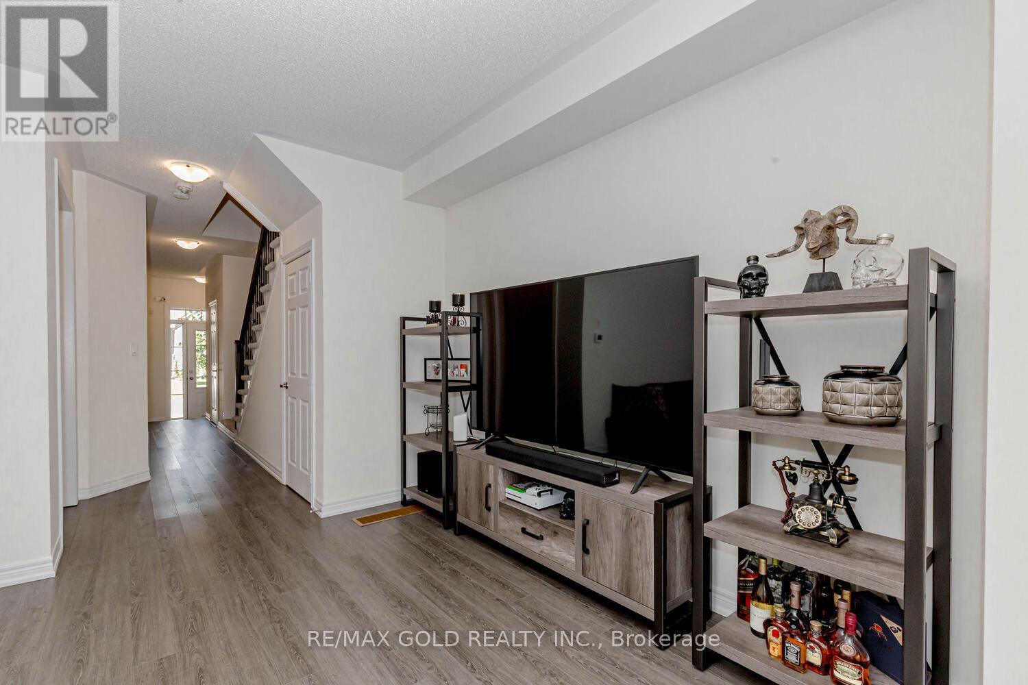 109 Benadir Avenue, Caledon, Ontario  L7C 2J3 - Photo 12 - W12974510