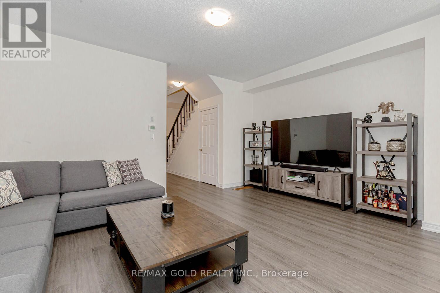 109 Benadir Avenue, Caledon, Ontario  L7C 2J3 - Photo 13 - W12974510